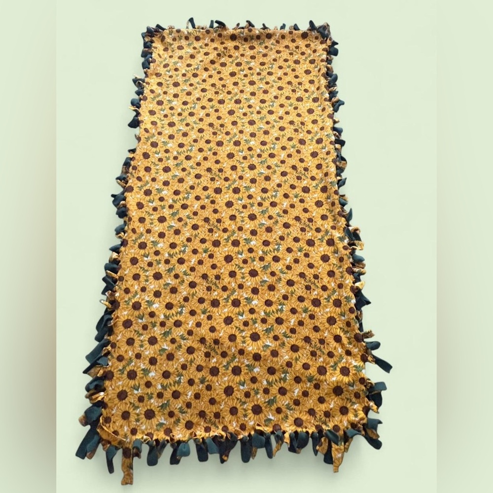 Sunflower Fleece Tie Blanket